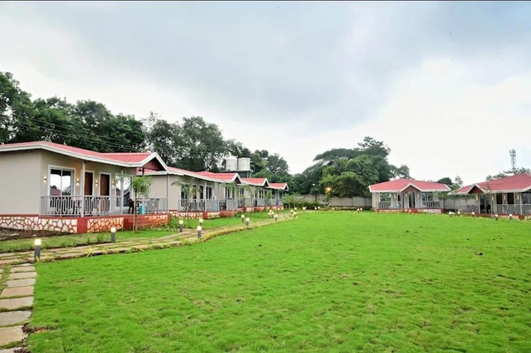 MIST PARADISE RESORT